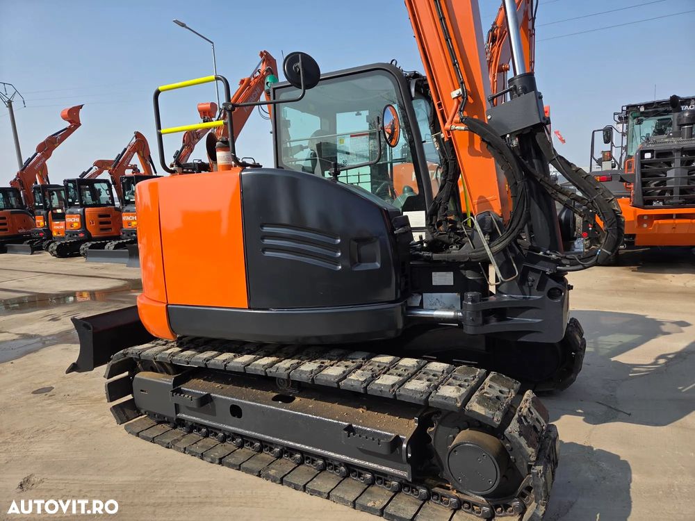 Hitachi ZX85, 2021, 4.054h, LAMA nivilare, CUPLA RAPIDA HIDRAULICA+2 CUPE EXCAVARE NOI+CUPA TALUZ NEINCILNABILA noua, senile pad cauciuc 80% ok, inst picon, Aer cond, camera spate, ridica 4t, revizia facuta, posibilitate leasing 4 ani-PROMOTIE 56.900 EUR+Tva - 17
