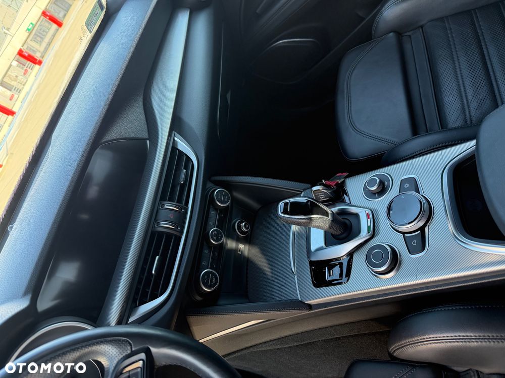 Alfa Romeo Stelvio 2.0 Turbo Veloce Q4 - 11