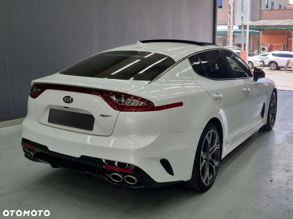 Kia Stinger 2.0 T-GDI GT Line - 4
