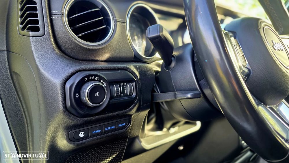 Jeep Wrangler Unlimited - 15