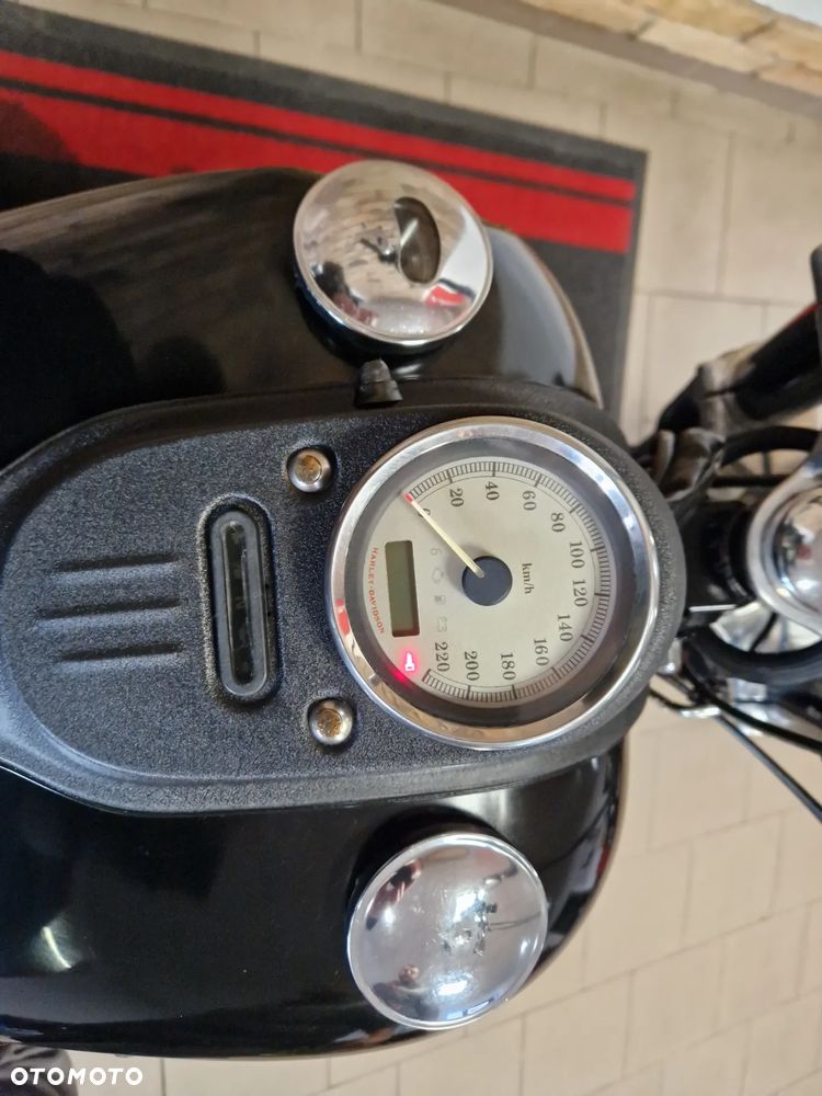 Harley-Davidson Dyna Street Bob - 9