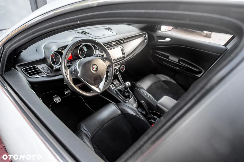 Alfa Romeo Giulietta 1.4 TB MultiAir Exclusive - 16