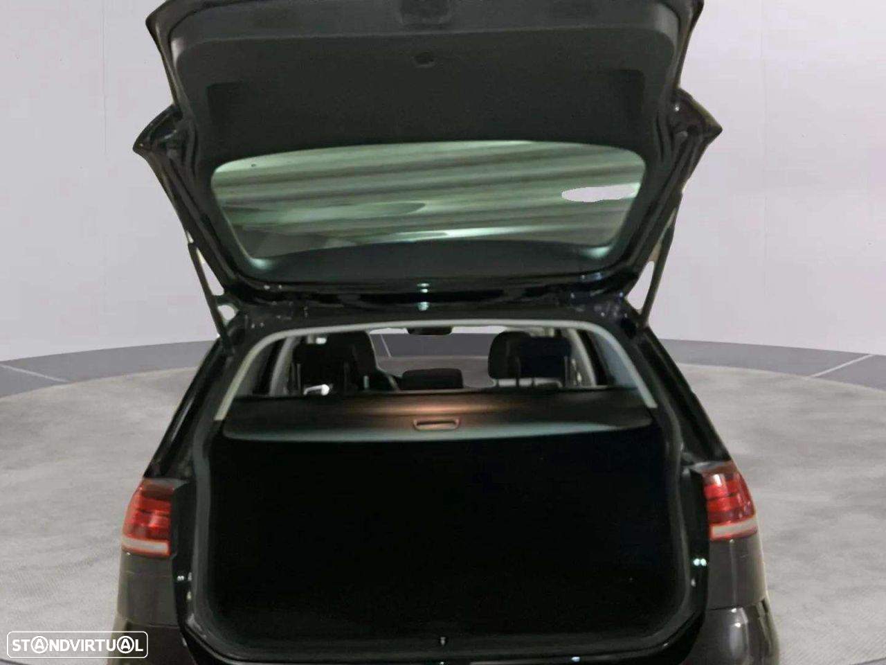 VW Golf Variant - 17