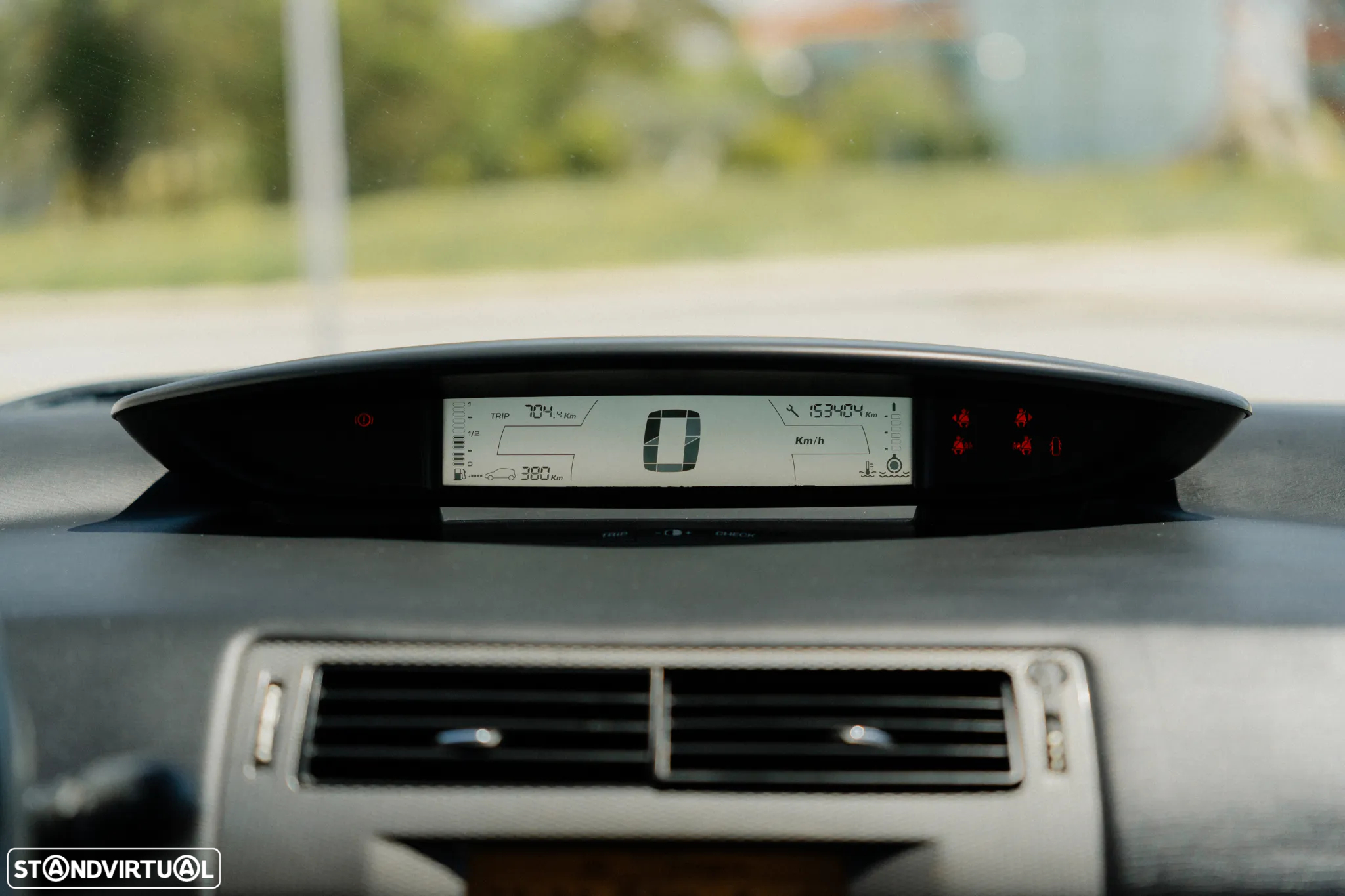 Citroën C4 Coupé 1.6 HDi 110 VTR - 17