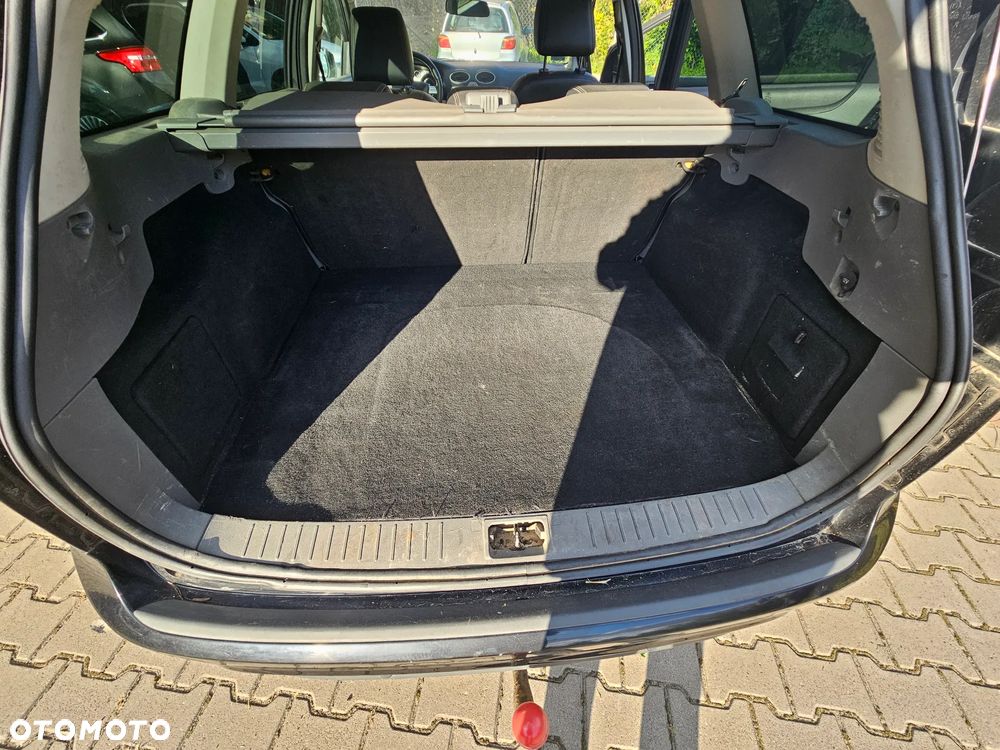 Ford Focus 1.6 Ghia - 14