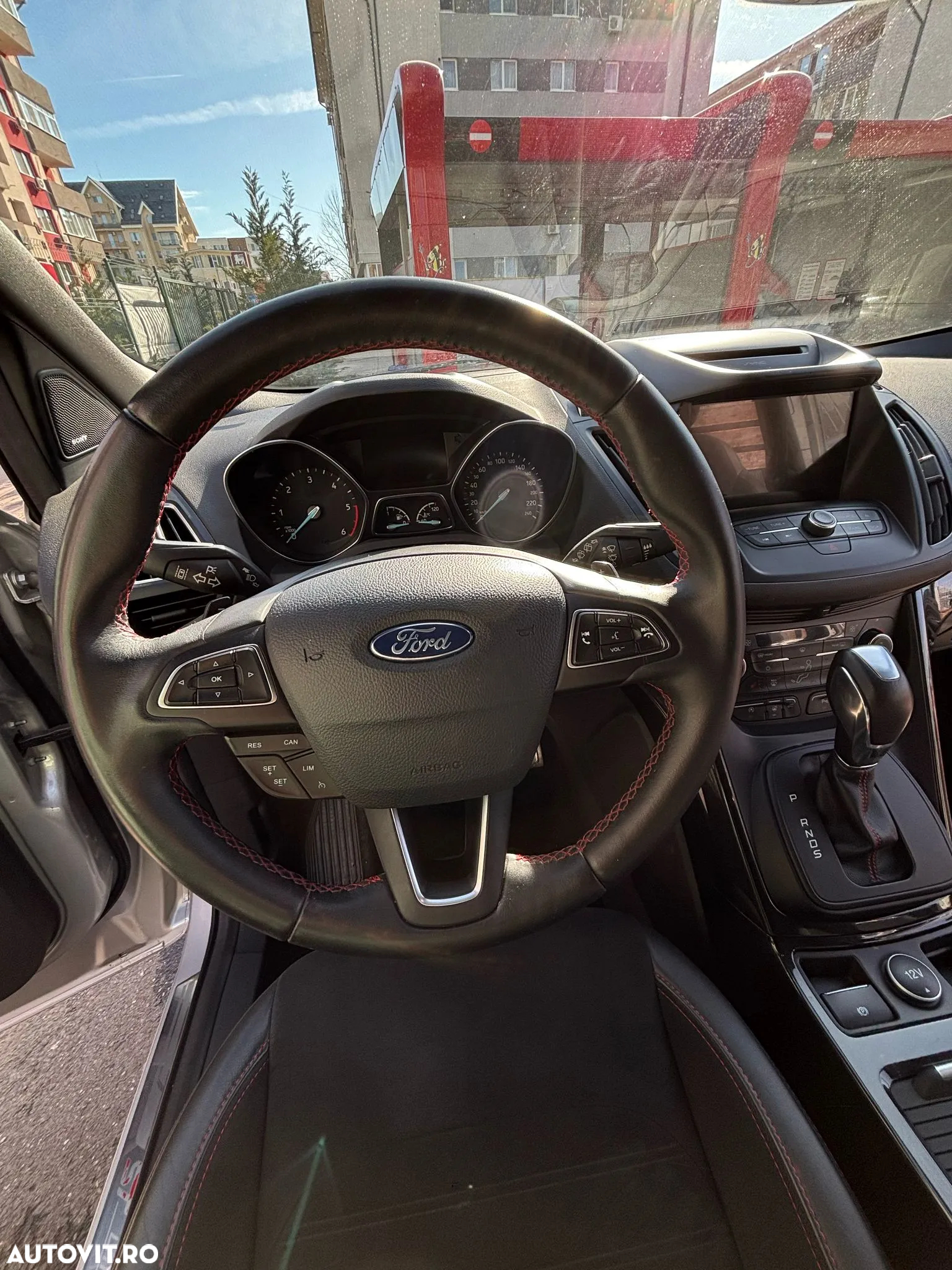 Ford Kuga 2.0 TDCi 4WD Powershift ST-Line - 23