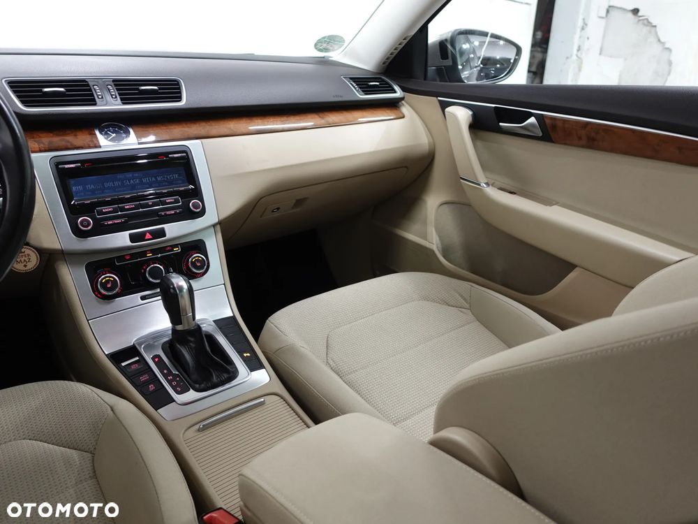 Volkswagen Passat - 31