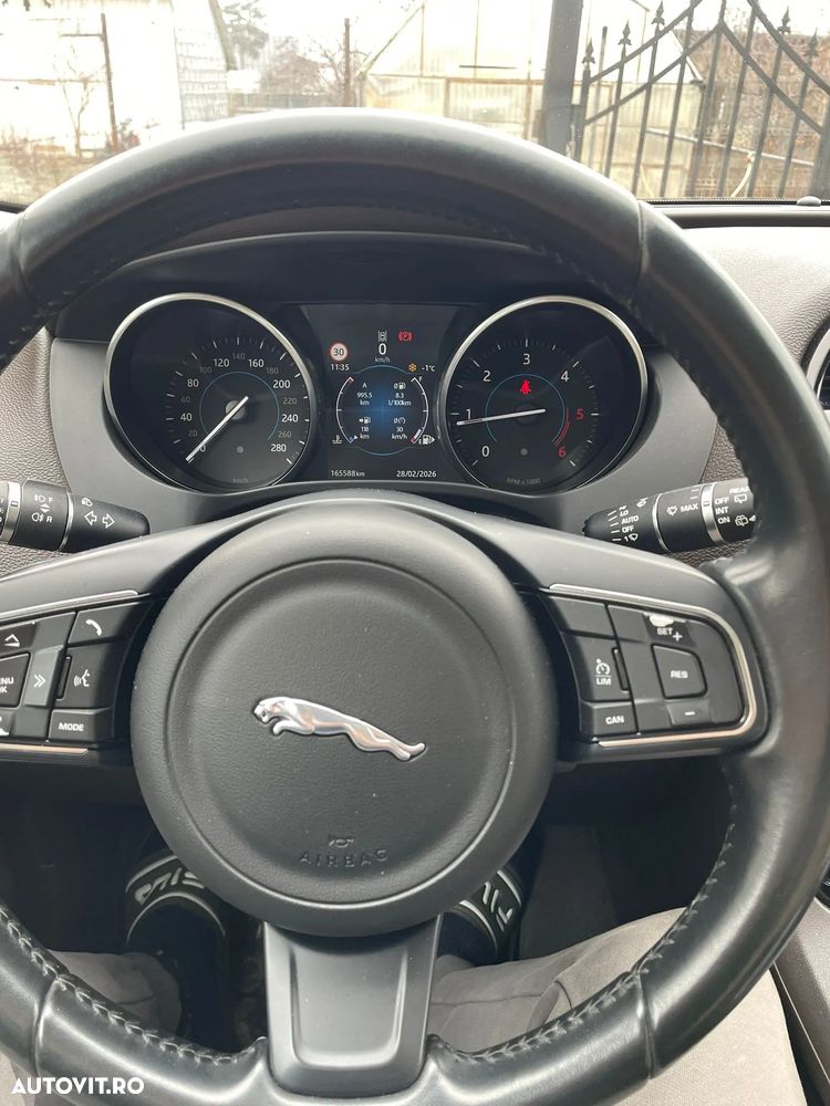 Jaguar F-Pace 20d R-Sport - 10