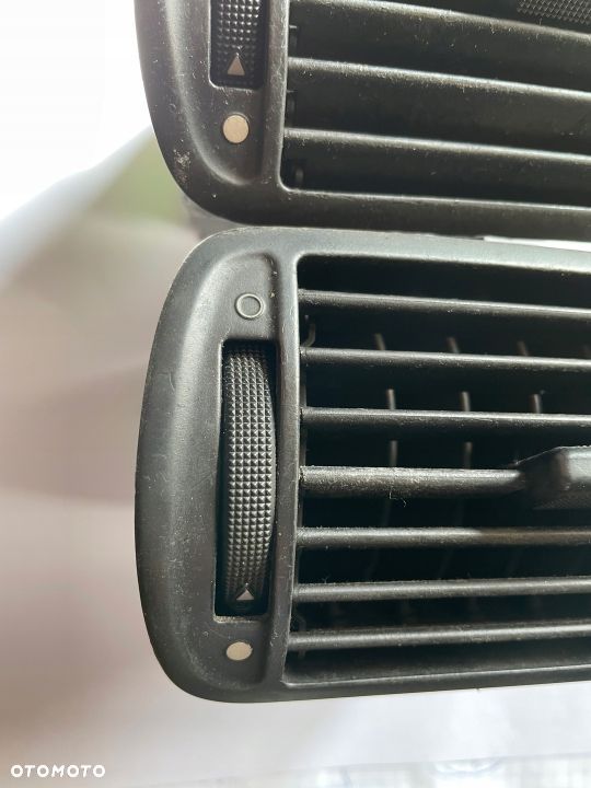 KRATKI NAWIEWU LEWA I PRAWA SEAT AUDI A3 8L0820901 - 2