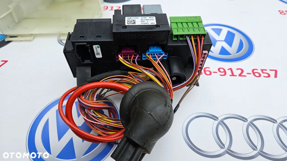 Mercedes C klasa W205 Skrzynka bezpieczników BCM Moduł BSI A2229063202 Puszka Skrzynka z bezpiecznikami - 9