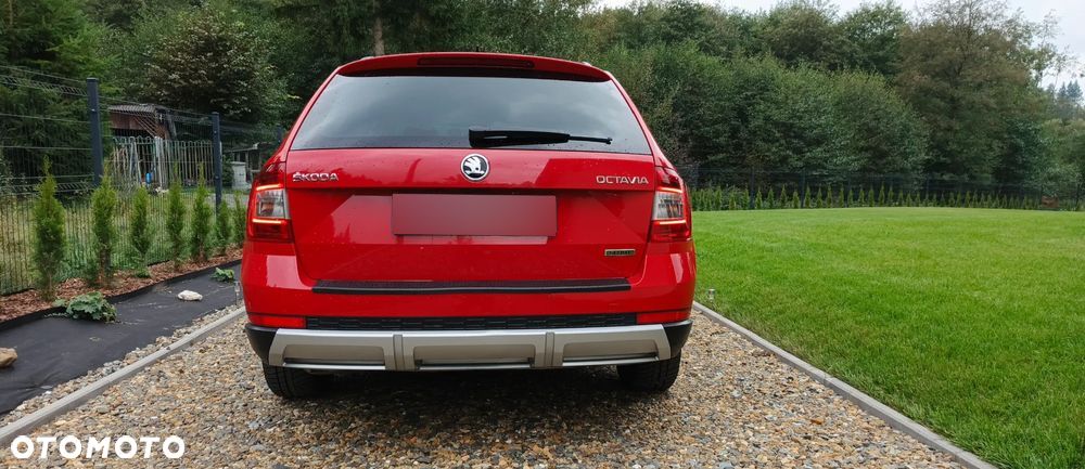 Skoda Octavia 2.0 TDI 4x4 Ambition DSG - 8