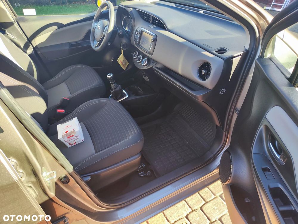 Toyota Yaris 1.5 Premium - 17