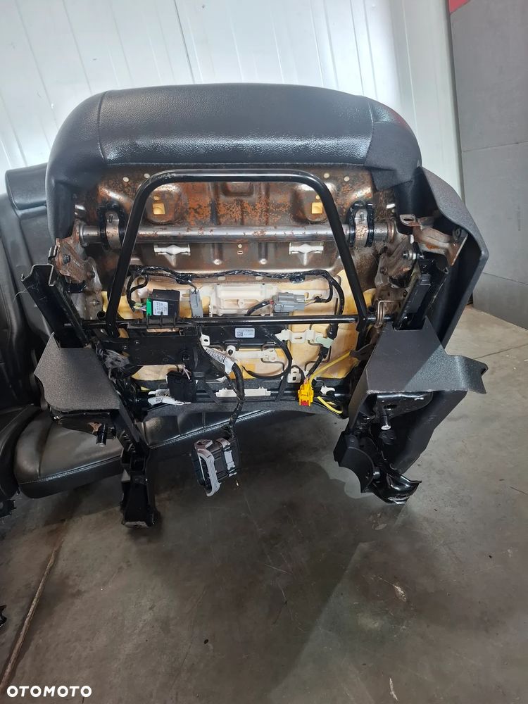 Fotele przód kanapa tył komplet skóra Ford Kuga Mk2 2015 rok Grzane brak poduszek anglia - 6