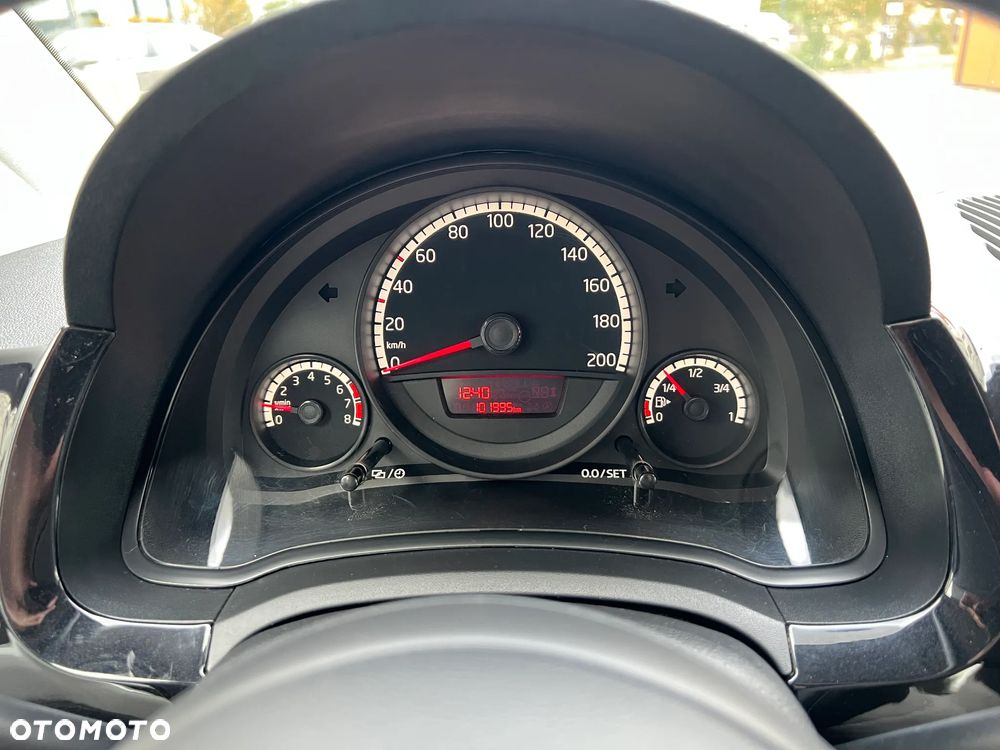 Volkswagen up! - 17