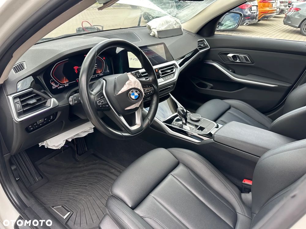 BMW Seria 3 320d xDrive - 11