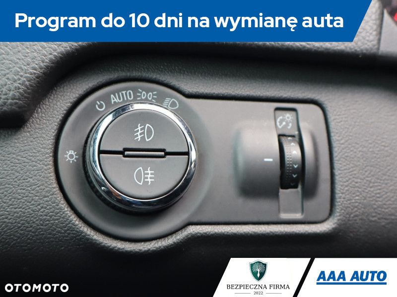 Opel Insignia - 19