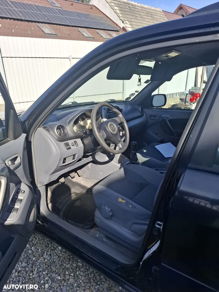 Toyota RAV4 2.0 Base - 8