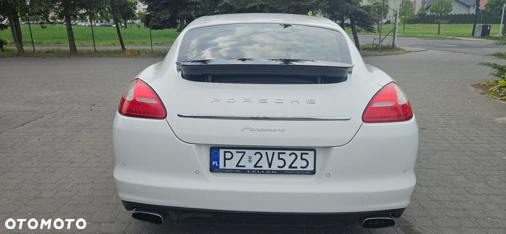 Porsche Panamera Diesel Platinum Edition - 16
