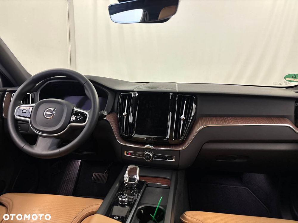 Volvo XC 60 B4 D AWD Ultimate Bright - 12