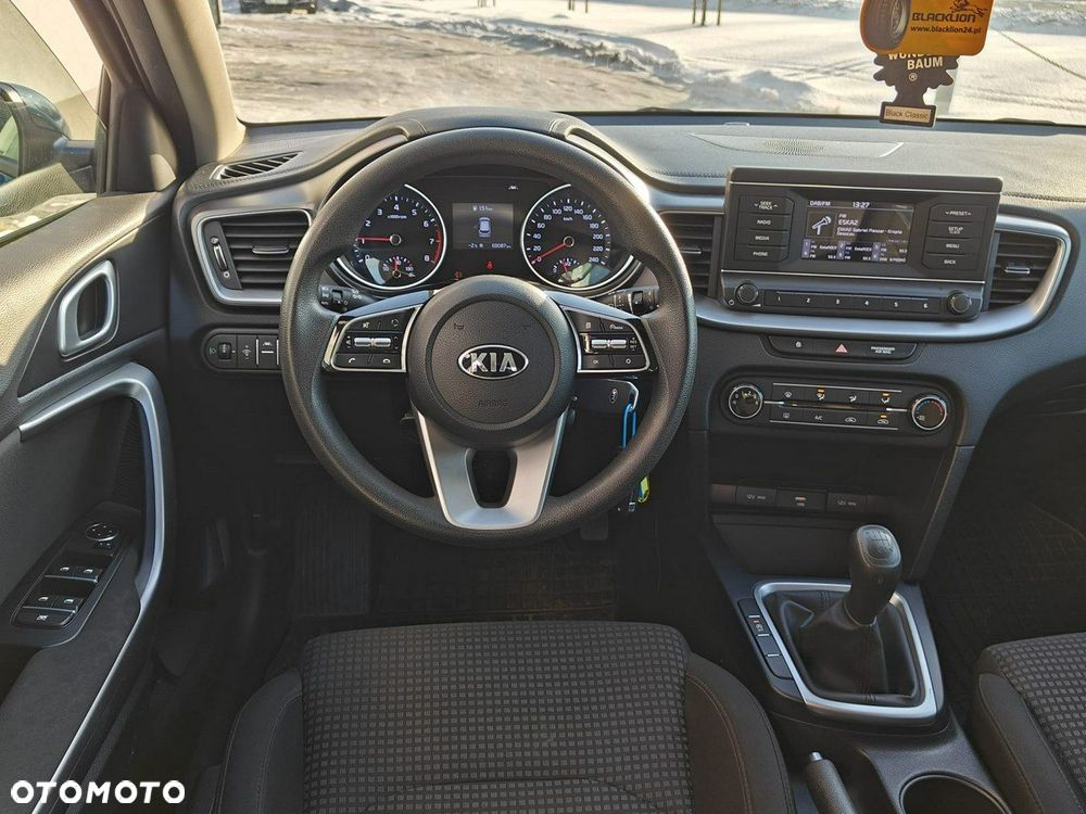 Kia Ceed - 11