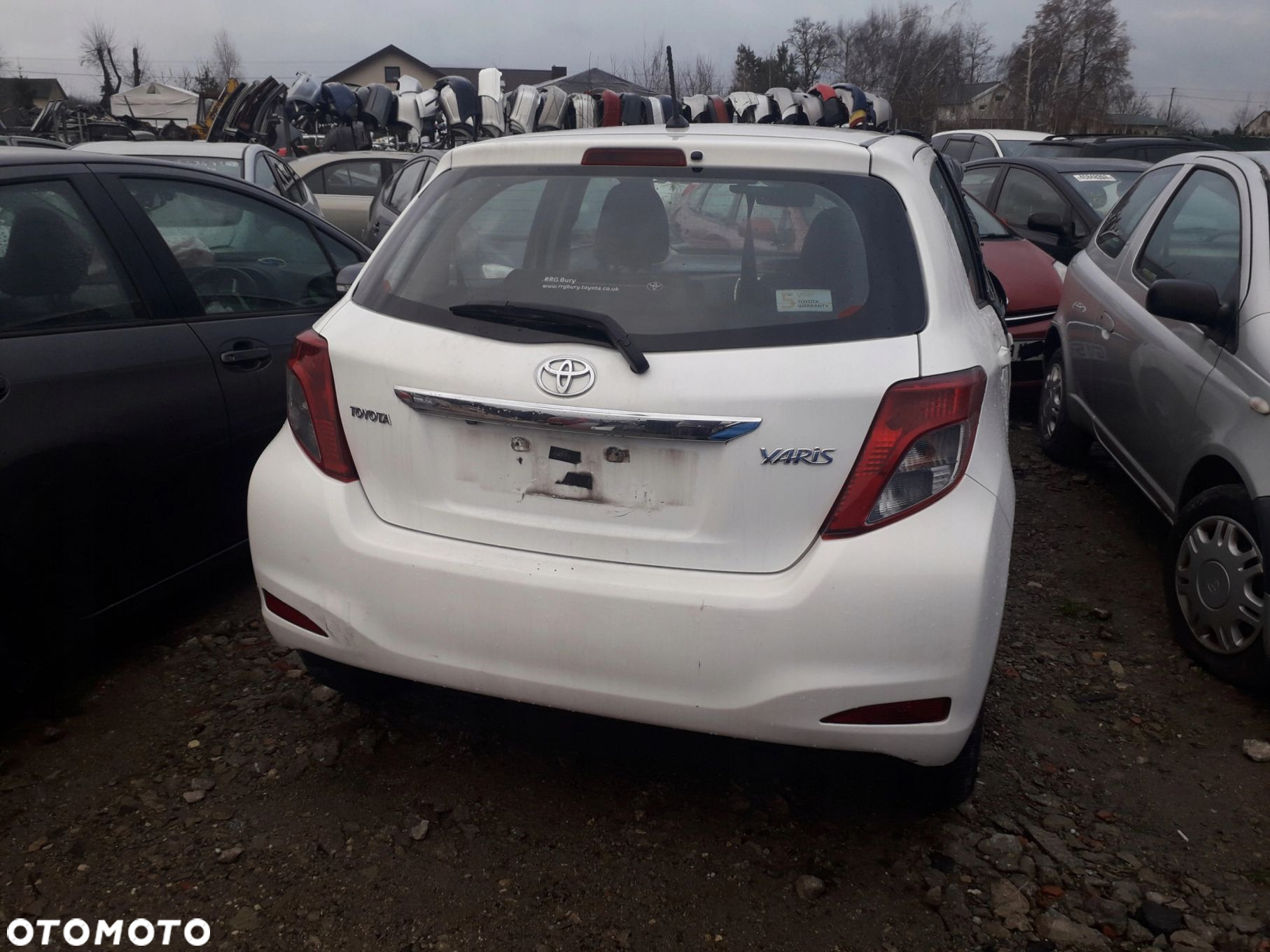 Toyota Yaris III 2012 rok kompletny przód zderzak maska pas przedni błotnik - 11
