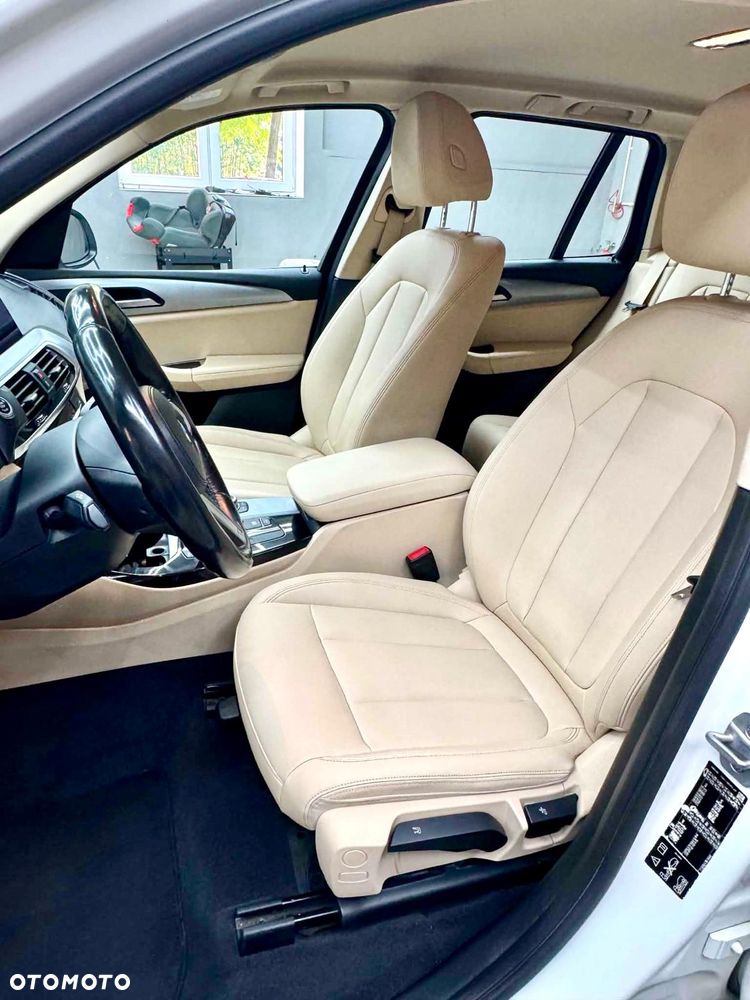 BMW X3 xDrive20d MHEV Advantage - 10