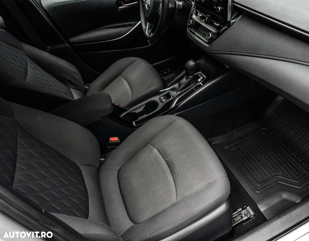 Toyota Corolla Sedan 1.8 HSD Dynamic - 12