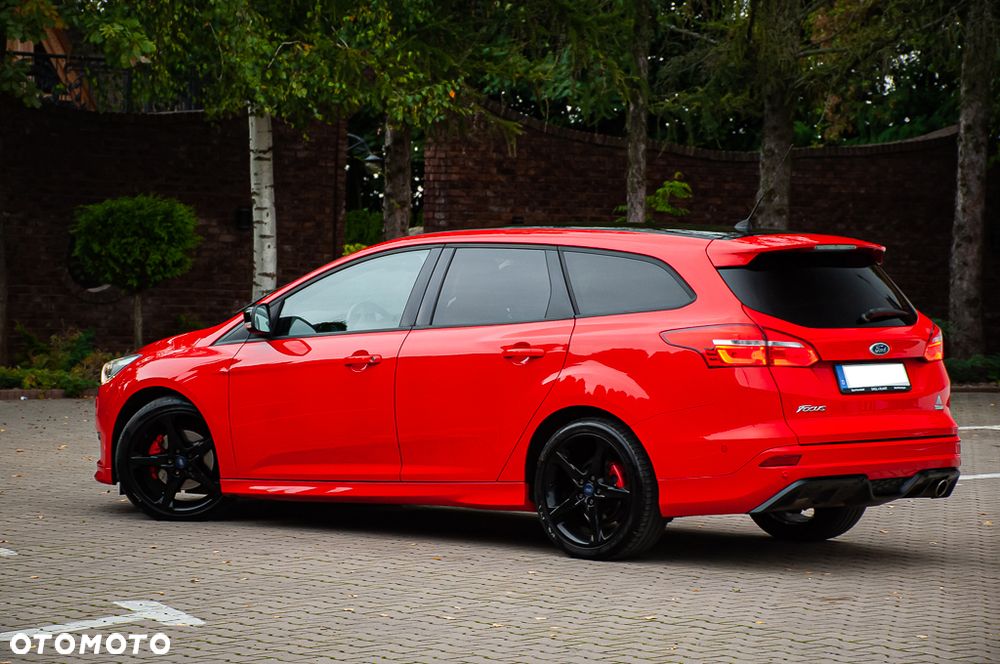 Ford Focus SW 1.5 EcoBoost S&S ST-LINE - 16