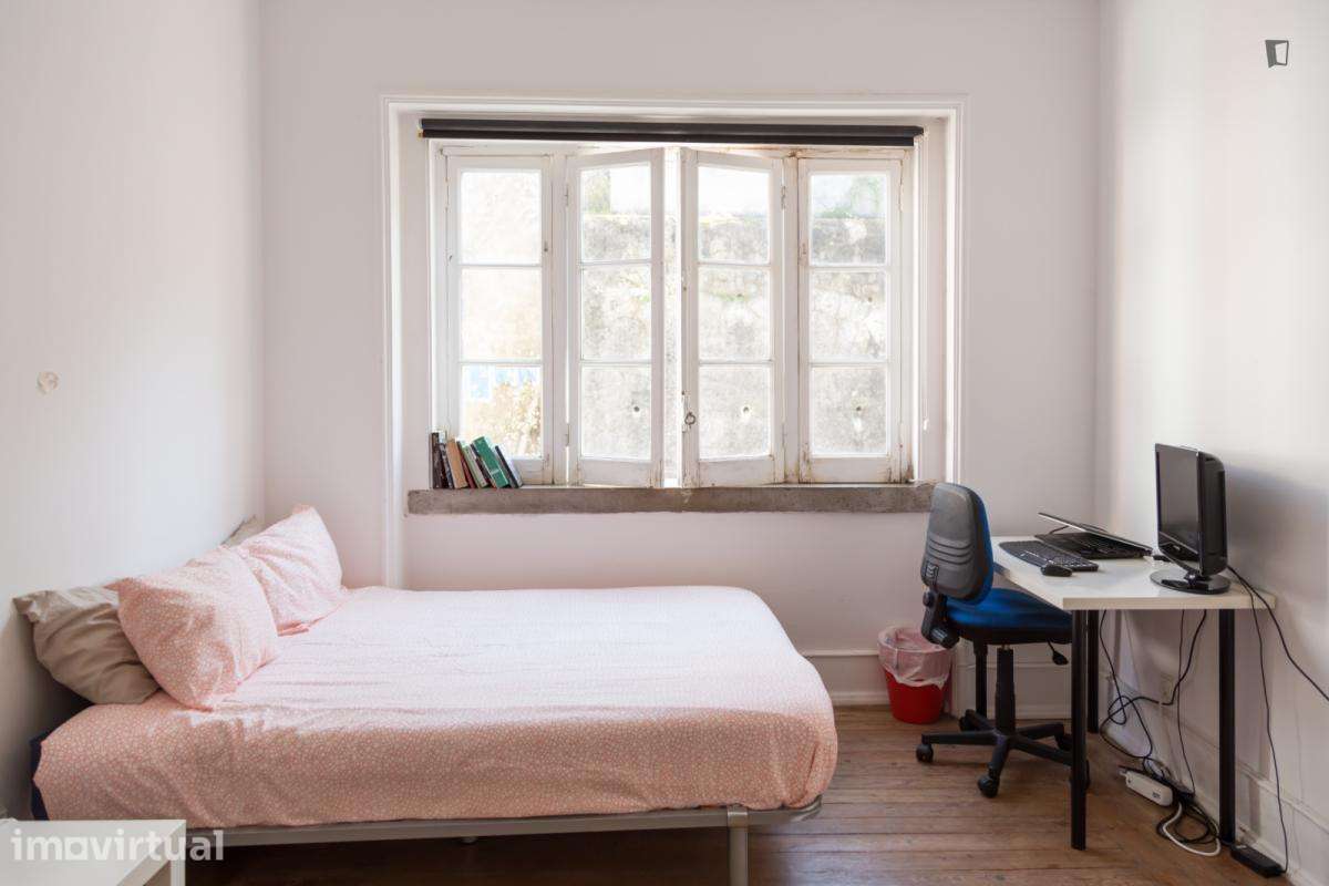 Quarto - localizado em Alameda Lisbon - Grande imagem: 5/16