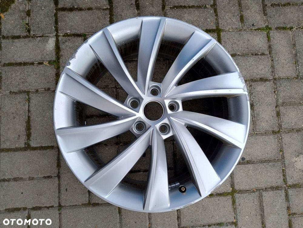 felga 8j 18 et44 skoda superb iii 3 3v 3v0601025al - 1