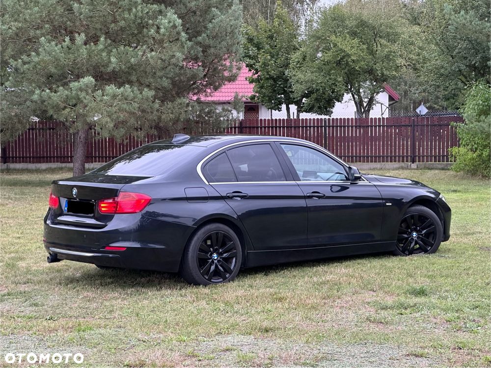 BMW Seria 3 320d Efficient Dynamic Edition Luxury Line - 7