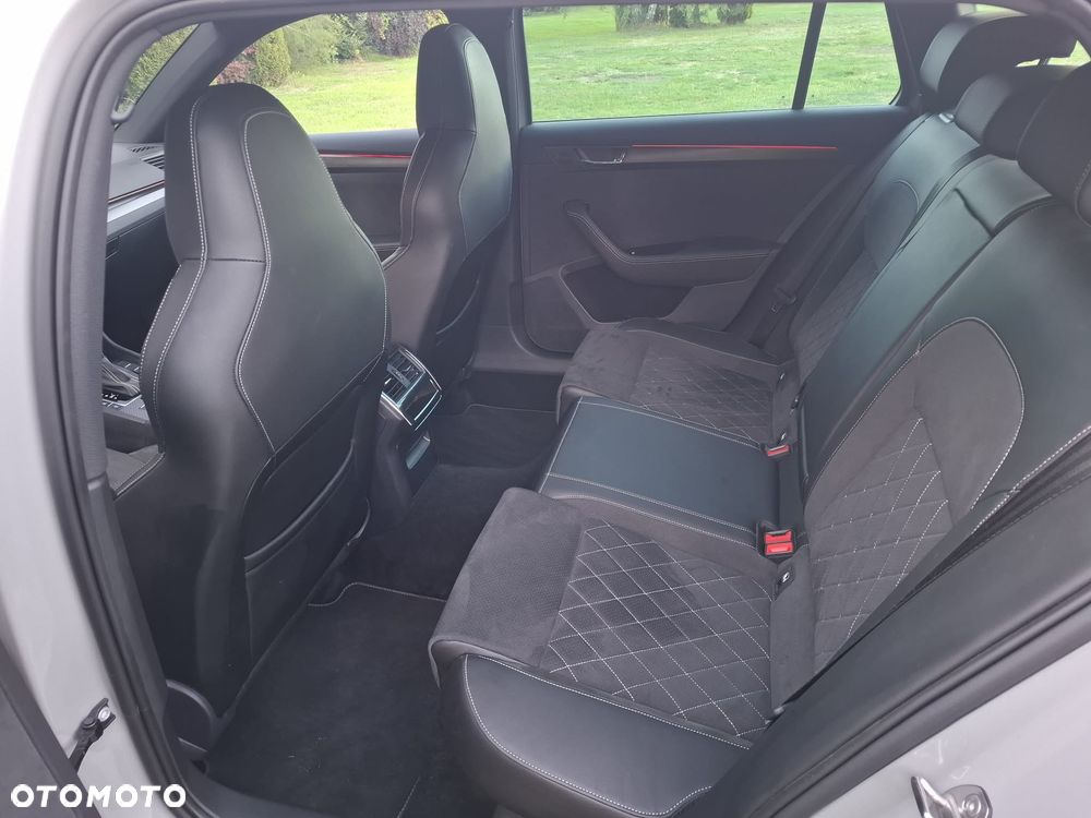Skoda Superb 2.0 TDI SCR 4x4 Sportline DSG - 6
