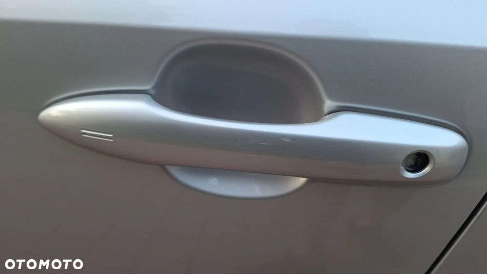 Toyota Corolla 2.0 Lounge - 21