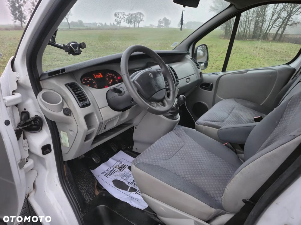 Renault Trafic - 6