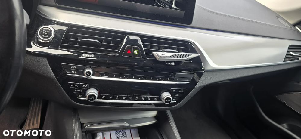 BMW Seria 5 520d Luxury Line - 15