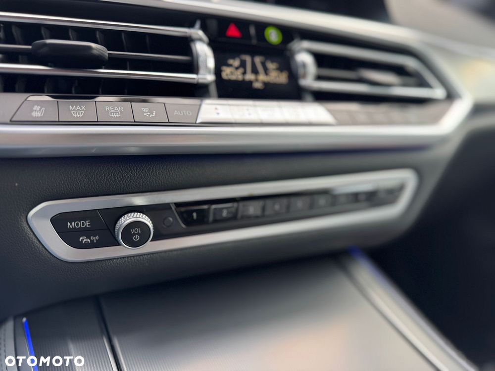 BMW X5 xDrive40i - 26