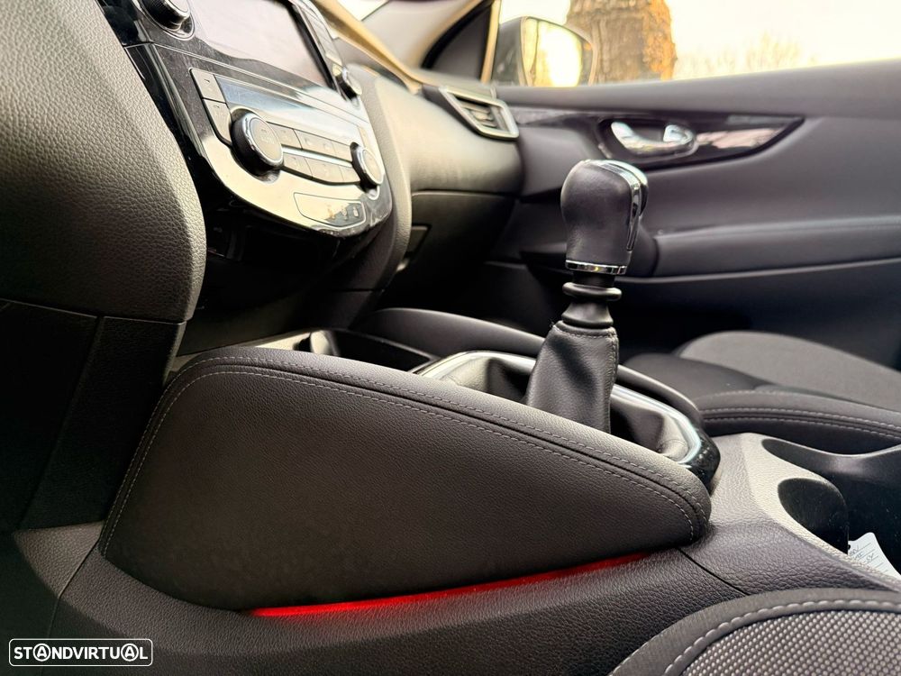 Nissan Qashqai 1.3 DIG-T N-Connecta - 14