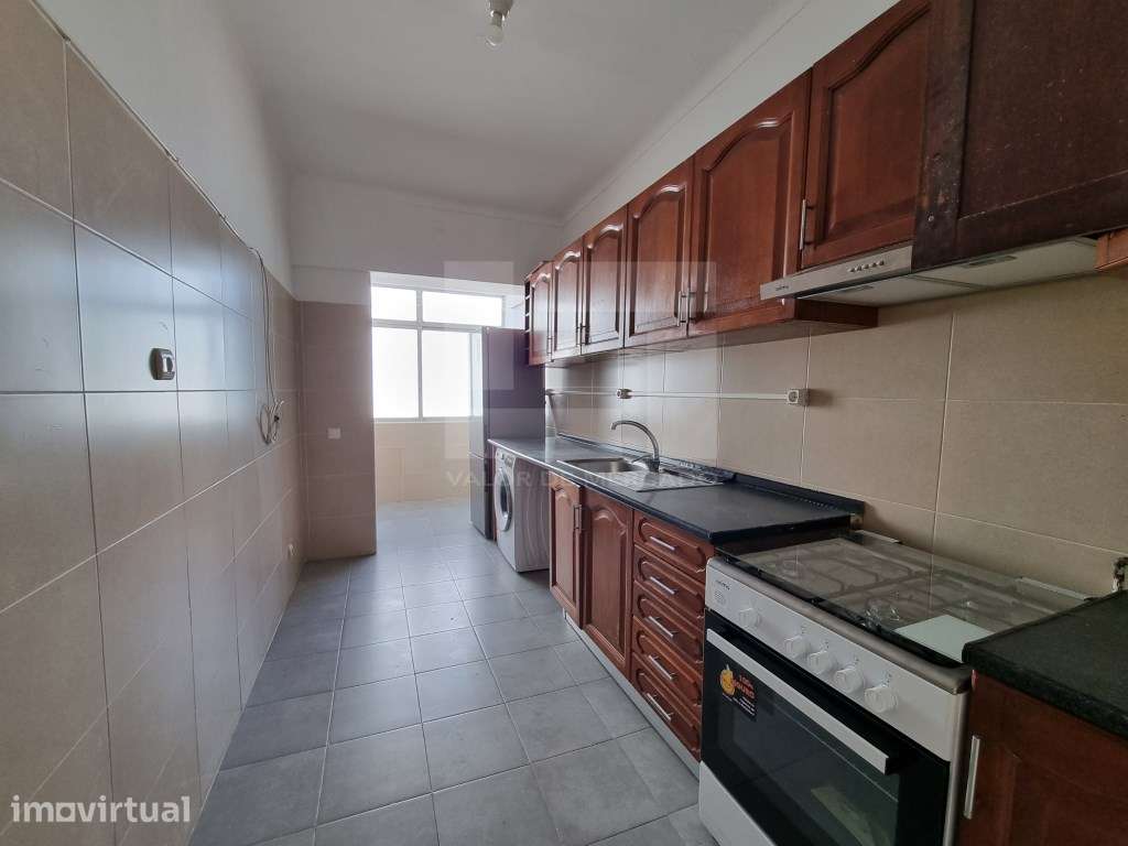 Apartamento T3 usado para venda em Mina de Água, Amadora. - Grande imagem: 5/31