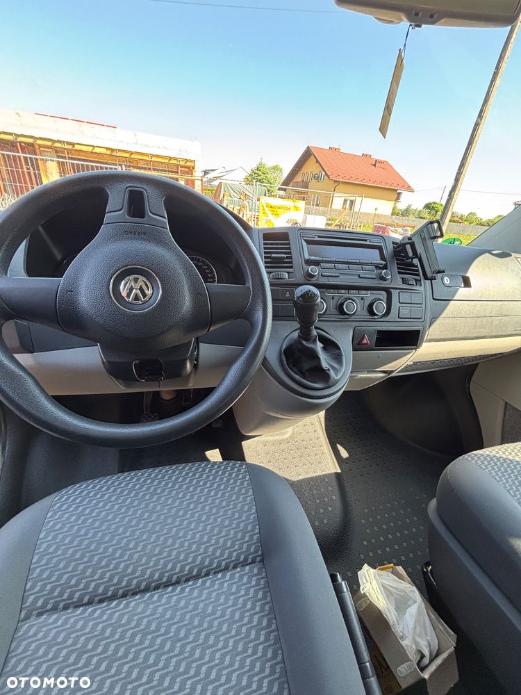 Volkswagen Caravelle - 2