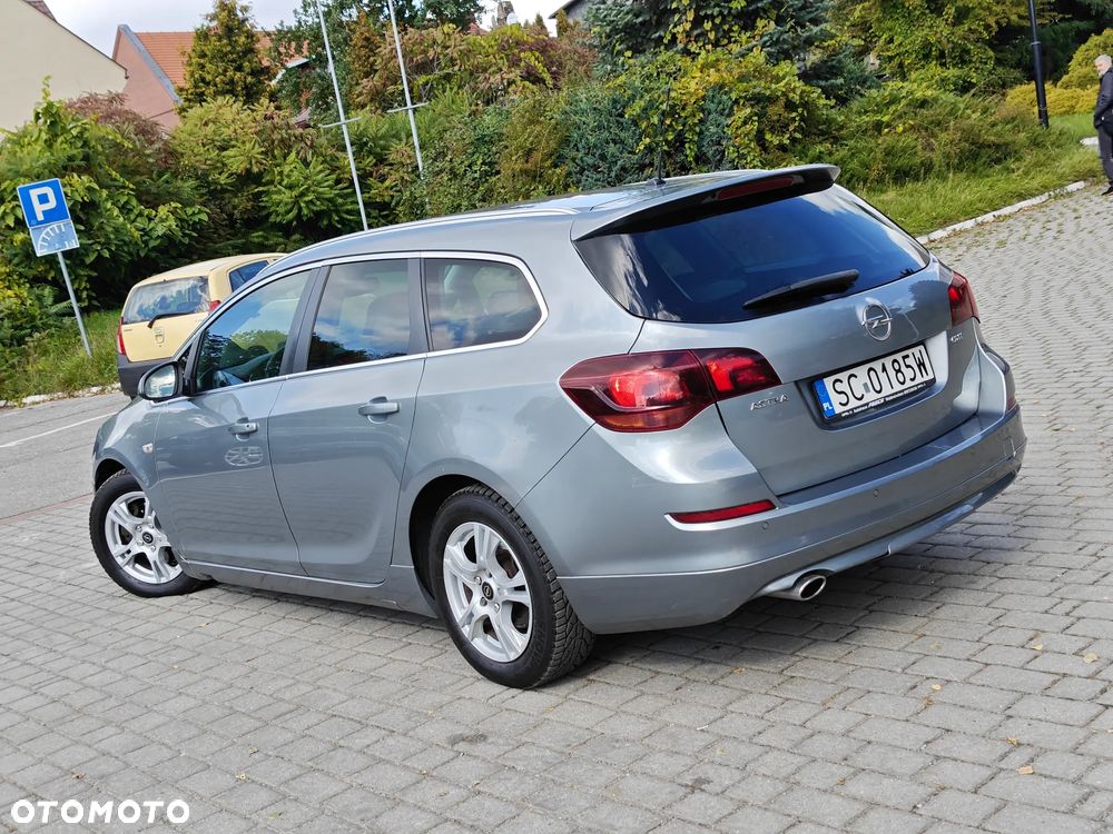 Opel Astra 2.0 CDTI DPF Cosmo - 36