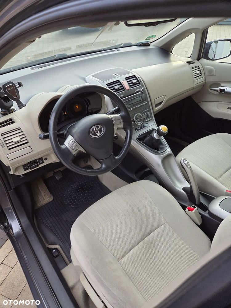 Toyota Auris 2.0 D-4D Sol - 16