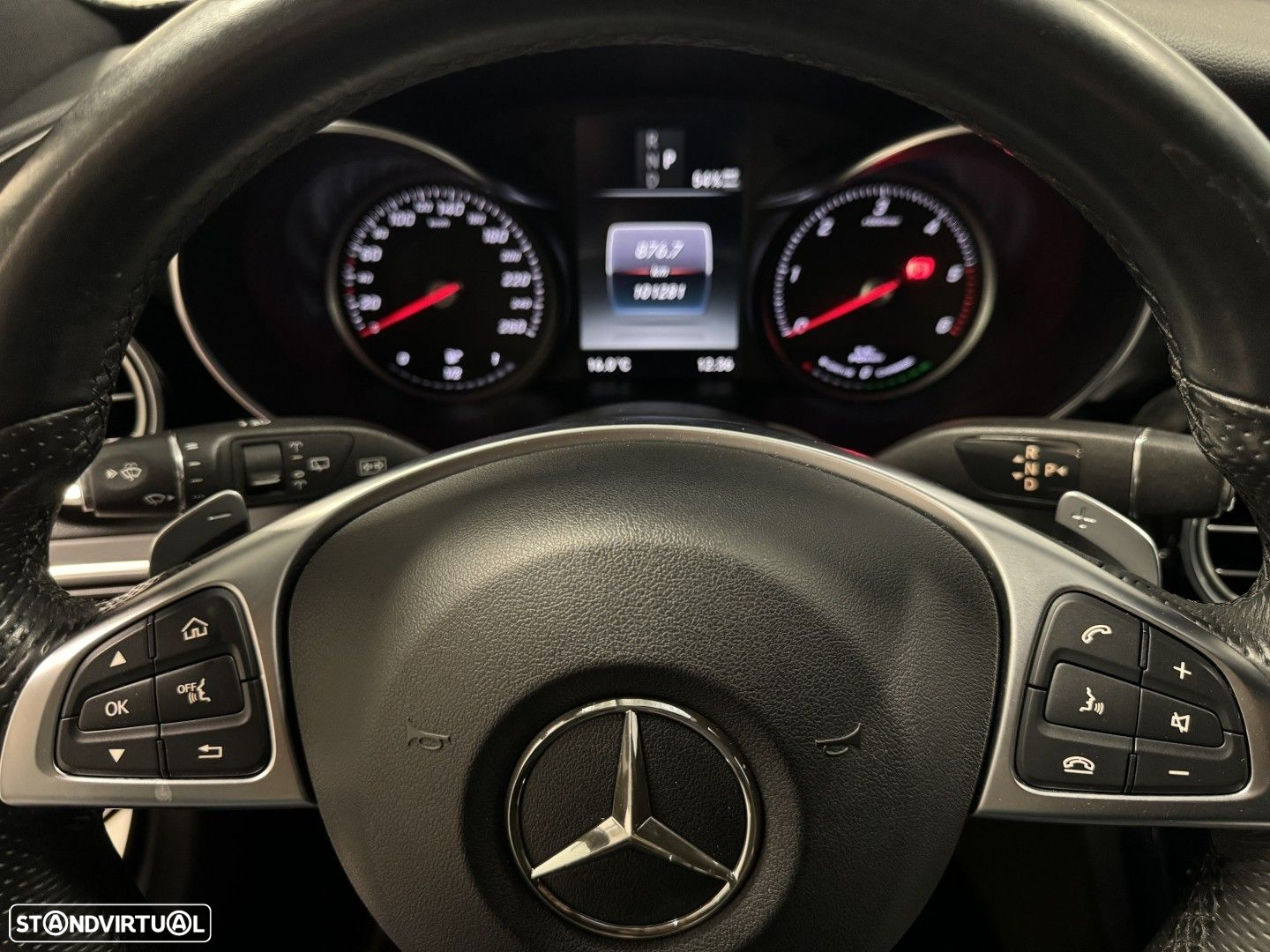 Mercedes-Benz C 300 h AMG Line - 16