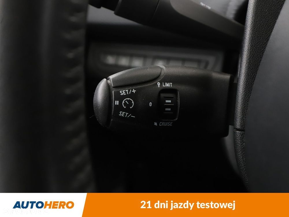 Peugeot 2008 1.6 e-HDi Style S&S - 25