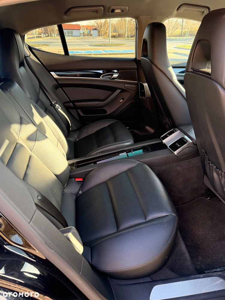 Porsche Panamera 4S - 20