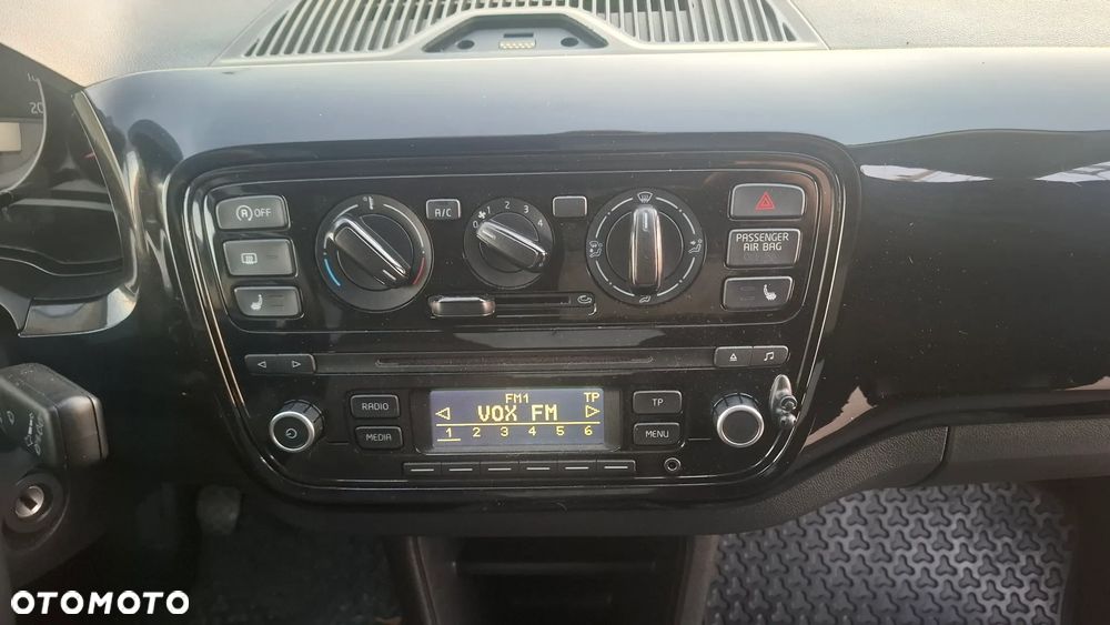 Volkswagen up! Start-Stop special black pearl - 19