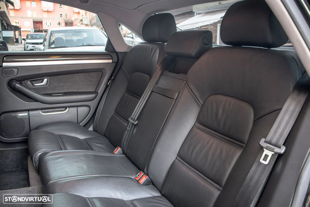 Audi S8 5.2 FSi V10 quattro - 33