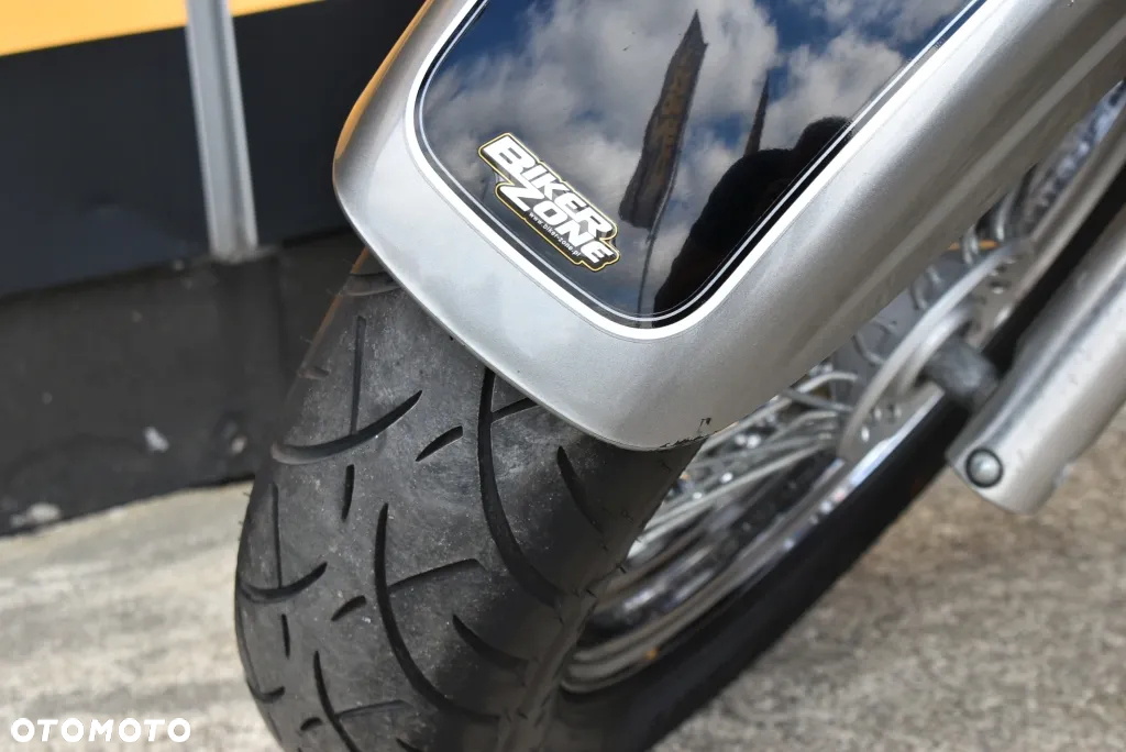 Suzuki Intruder - 24