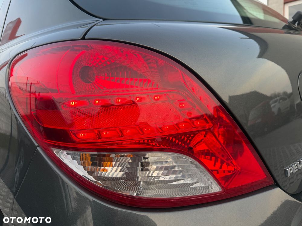 Peugeot 207 1.4 - 28