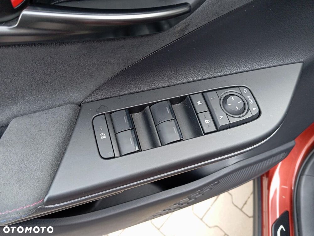 Toyota C-HR - 14
