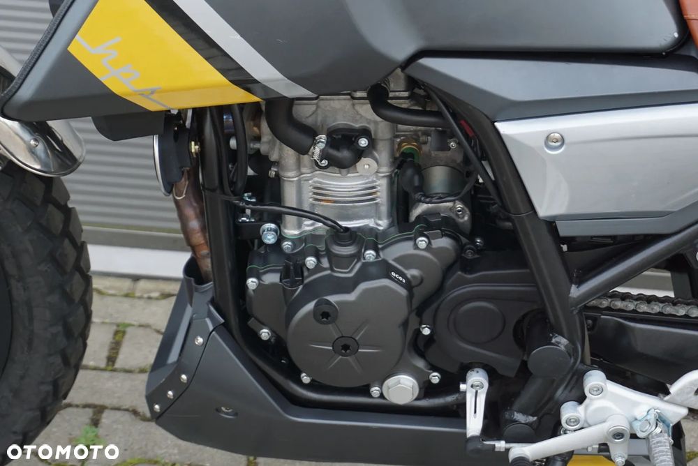 Mondial HPS 125 - 18